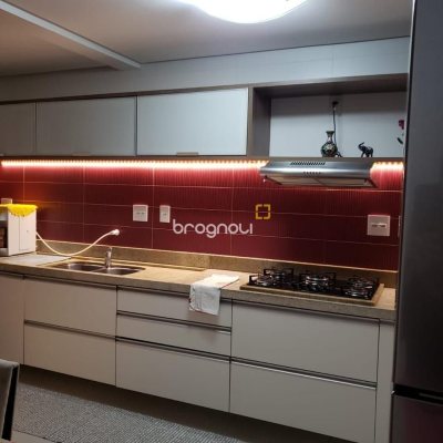 Apartamento com 120m², 3 quartos (sendo 1 suíte), 1 garagem, no bairro Estreito em Florianópolis