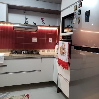 Apartamento com 120m², 3 quartos (sendo 1 suíte), 1 garagem, no bairro Estreito em Florianópolis