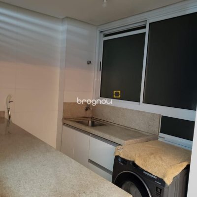 Apartamento com 120m², 3 quartos (sendo 1 suíte), 1 garagem, no bairro Estreito em Florianópolis