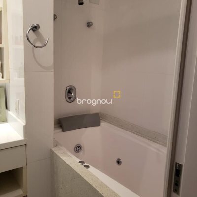 Apartamento com 120m², 3 quartos (sendo 1 suíte), 1 garagem, no bairro Estreito em Florianópolis