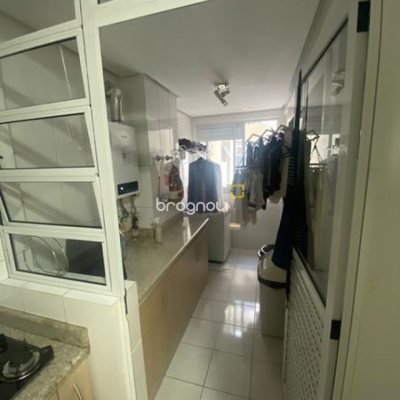 Apartamento com 128m², 3 quartos (sendo 1 suíte), 1 garagem, no bairro Campinas em São José