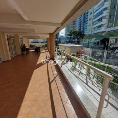 Apartamento com 128m², 3 quartos (sendo 1 suíte), 1 garagem, no bairro Campinas em São José