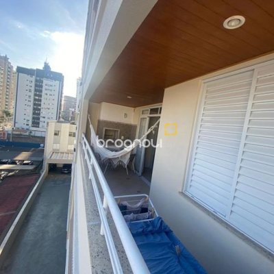 Apartamento com 128m², 3 quartos (sendo 1 suíte), 1 garagem, no bairro Campinas em São José