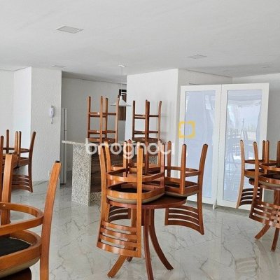 Apartamento com 146m², 4 quartos (sendo 1 suíte), 2 garagens, no bairro Centro em Florianópolis