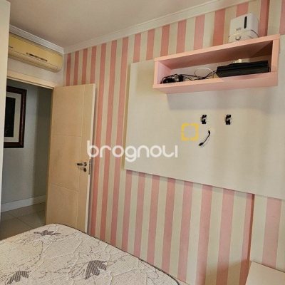 Apartamento com 146m², 4 quartos (sendo 1 suíte), 2 garagens, no bairro Centro em Florianópolis