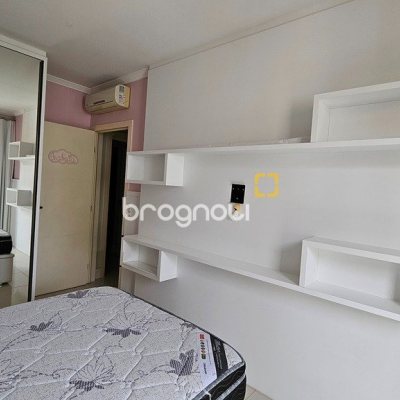 Apartamento com 146m², 4 quartos (sendo 1 suíte), 2 garagens, no bairro Centro em Florianópolis