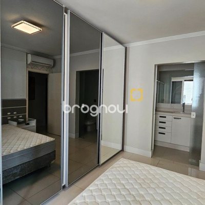 Apartamento com 146m², 4 quartos (sendo 1 suíte), 2 garagens, no bairro Centro em Florianópolis