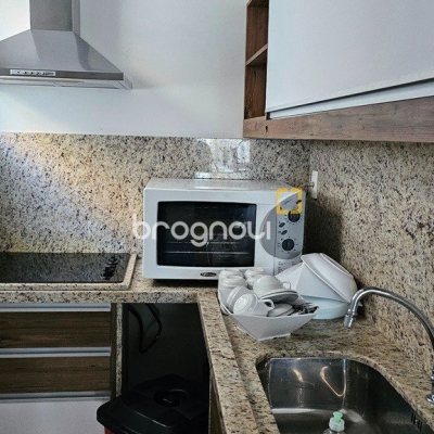 Apartamento com 146m², 4 quartos (sendo 1 suíte), 2 garagens, no bairro Centro em Florianópolis