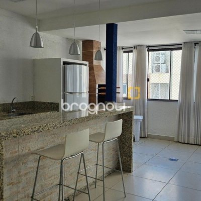 Apartamento com 146m², 4 quartos (sendo 1 suíte), 2 garagens, no bairro Centro em Florianópolis