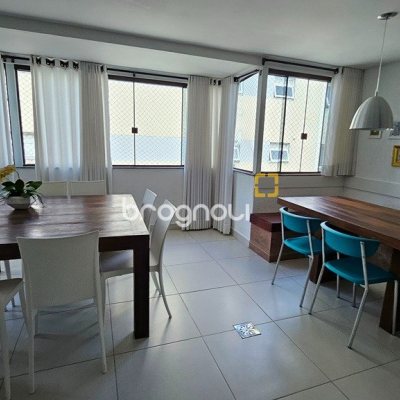 Apartamento com 146m², 4 quartos (sendo 1 suíte), 2 garagens, no bairro Centro em Florianópolis