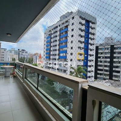 Apartamento com 146m², 4 quartos (sendo 1 suíte), 2 garagens, no bairro Centro em Florianópolis