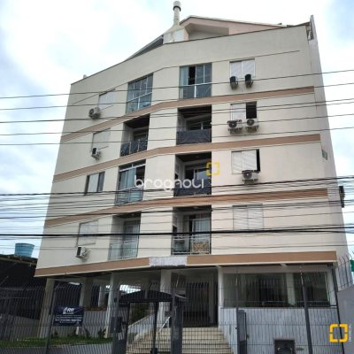 Apartamento com 78m², 3 quartos (sendo 1 suíte), 2 garagens, no bairro Capoeiras em Florianópolis