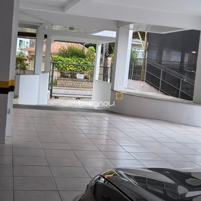 Apartamento com 78m², 3 quartos (sendo 1 suíte), 2 garagens, no bairro Capoeiras em Florianópolis