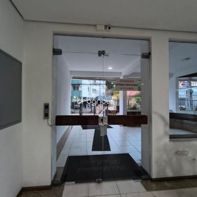 Apartamento com 78m², 3 quartos (sendo 1 suíte), 2 garagens, no bairro Capoeiras em Florianópolis