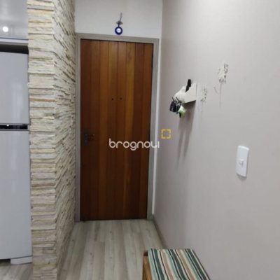 Apartamento com 78m², 3 quartos (sendo 1 suíte), 2 garagens, no bairro Capoeiras em Florianópolis