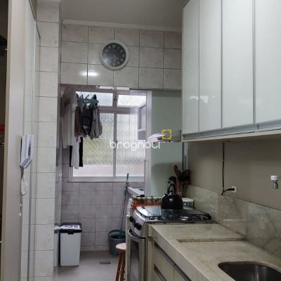 Apartamento com 78m², 3 quartos (sendo 1 suíte), 2 garagens, no bairro Capoeiras em Florianópolis