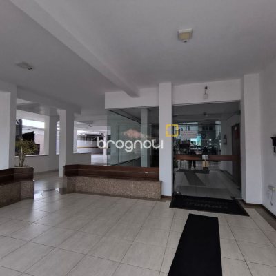 Apartamento com 78m², 3 quartos (sendo 1 suíte), 2 garagens, no bairro Capoeiras em Florianópolis