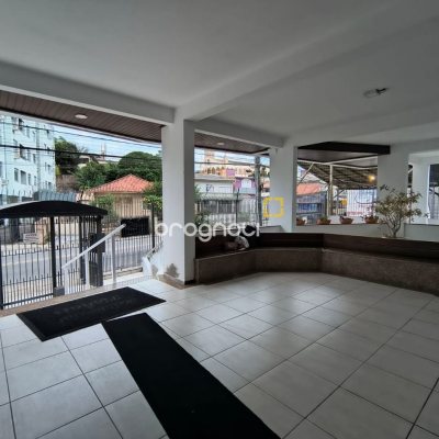 Apartamento com 78m², 3 quartos (sendo 1 suíte), 2 garagens, no bairro Capoeiras em Florianópolis