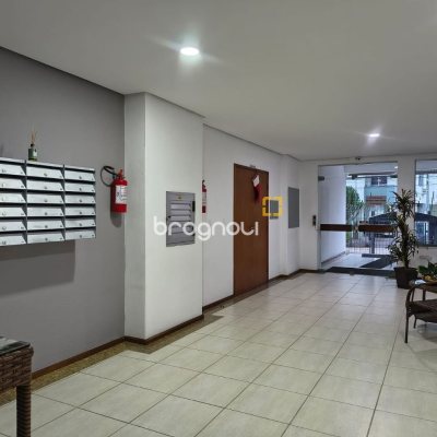 Apartamento com 78m², 3 quartos (sendo 1 suíte), 2 garagens, no bairro Capoeiras em Florianópolis