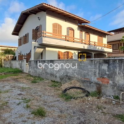 Terreno com 369m², no bairro Ingleses em Florianópolis