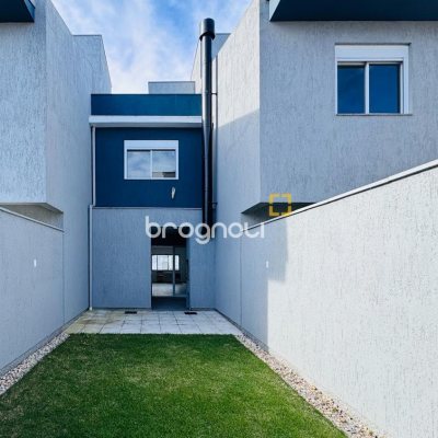 Casa com 132m², 3 quartos (sendo 3 suítes), 2 garagens, no bairro Campeche em Florianópolis