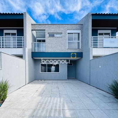 Casa com 132m², 3 quartos (sendo 3 suítes), 2 garagens, no bairro Campeche em Florianópolis