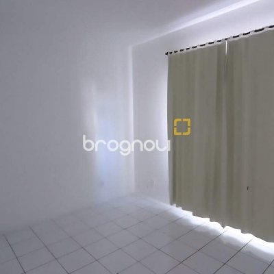 Apartamento com 53m², 2 quartos, 1 garagem, no bairro Capoeiras em Florianópolis