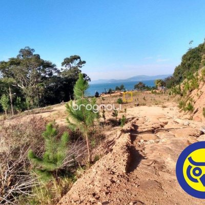 Terreno com 10170m², no bairro São Miguel em Biguaçu