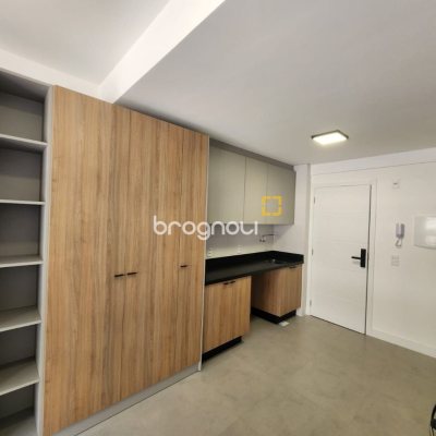 Apartamento com 31m², 1 quarto, 1 garagem, no bairro Centro em Florianópolis