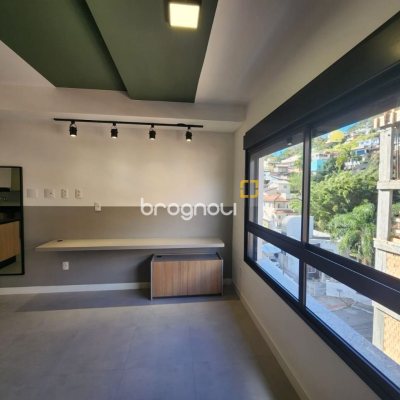 Apartamento com 31m², 1 quarto, 1 garagem, no bairro Centro em Florianópolis