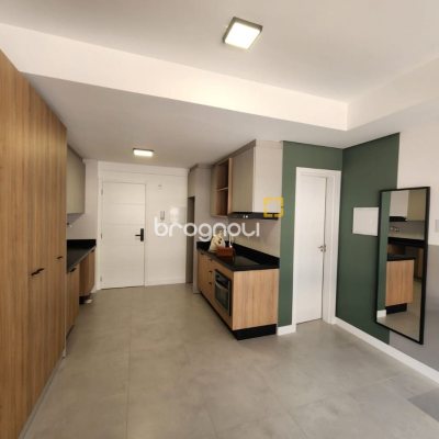 Apartamento com 31m², 1 quarto, 1 garagem, no bairro Centro em Florianópolis