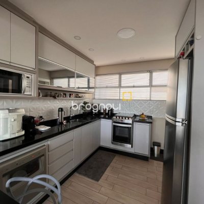 Apartamento com 135m², 3 quartos (sendo 1 suíte), 1 garagem, no bairro Canasvieiras em Florianópolis