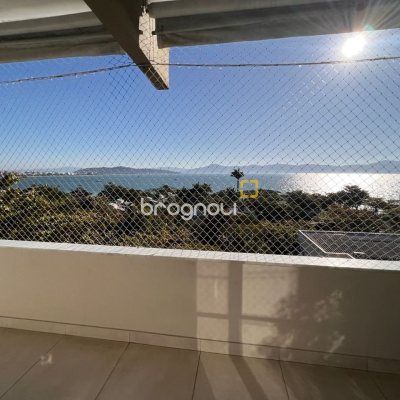 Apartamento com 135m², 3 quartos (sendo 1 suíte), 1 garagem, no bairro Canasvieiras em Florianópolis