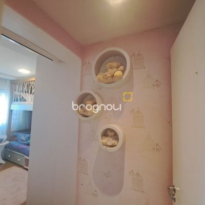 Apartamento com 100m², 3 quartos (sendo 1 suíte), 2 garagens, no bairro Jardim Atlântico em Florianópolis