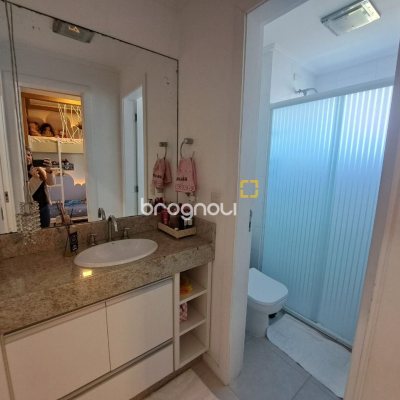 Apartamento com 100m², 3 quartos (sendo 1 suíte), 2 garagens, no bairro Jardim Atlântico em Florianópolis
