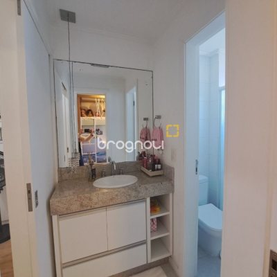 Apartamento com 100m², 3 quartos (sendo 1 suíte), 2 garagens, no bairro Jardim Atlântico em Florianópolis