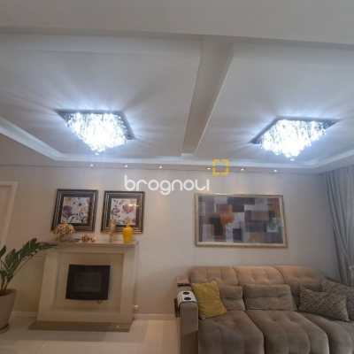 Apartamento com 100m², 3 quartos (sendo 1 suíte), 2 garagens, no bairro Jardim Atlântico em Florianópolis