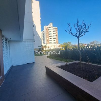 Apartamento com 100m², 3 quartos (sendo 1 suíte), 2 garagens, no bairro Jardim Atlântico em Florianópolis