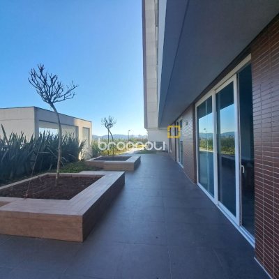 Apartamento com 100m², 3 quartos (sendo 1 suíte), 2 garagens, no bairro Jardim Atlântico em Florianópolis