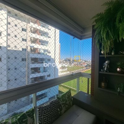 Apartamento com 100m², 3 quartos (sendo 1 suíte), 2 garagens, no bairro Jardim Atlântico em Florianópolis