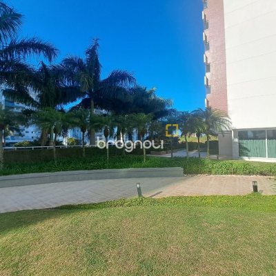 Apartamento com 100m², 3 quartos (sendo 1 suíte), 2 garagens, no bairro Jardim Atlântico em Florianópolis
