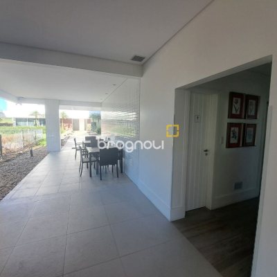 Apartamento com 100m², 3 quartos (sendo 1 suíte), 2 garagens, no bairro Jardim Atlântico em Florianópolis