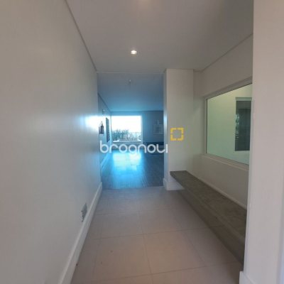 Apartamento com 100m², 3 quartos (sendo 1 suíte), 2 garagens, no bairro Jardim Atlântico em Florianópolis