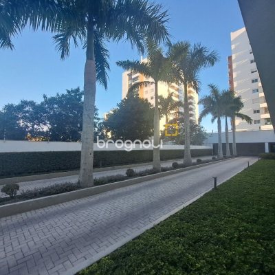Apartamento com 100m², 3 quartos (sendo 1 suíte), 2 garagens, no bairro Jardim Atlântico em Florianópolis