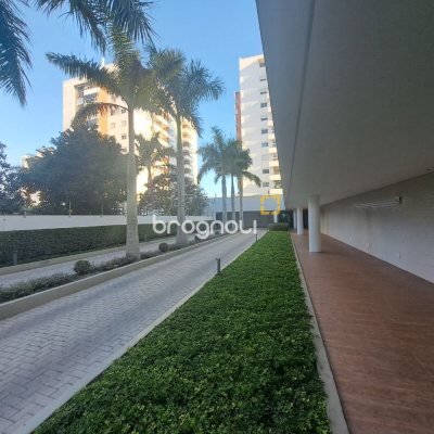 Apartamento com 100m², 3 quartos (sendo 1 suíte), 2 garagens, no bairro Jardim Atlântico em Florianópolis
