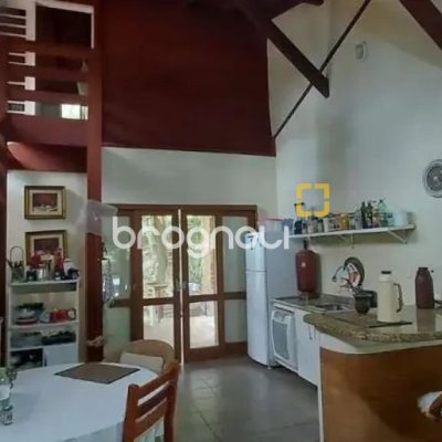 Sítio com 118m², 3 quartos (sendo 1 suíte), 4 garagens, no bairro Vargem do Bom Jesus em Florianópolis