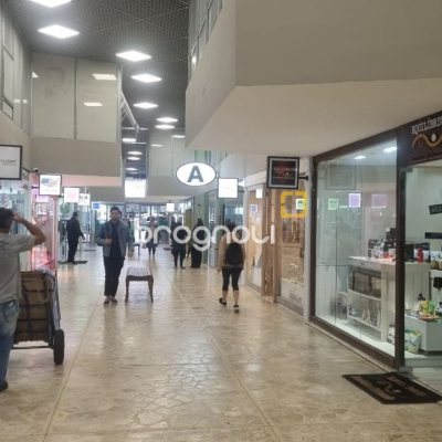 Sala com 32m², no bairro Centro em Florianópolis