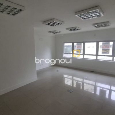 Sala com 32m², no bairro Centro em Florianópolis