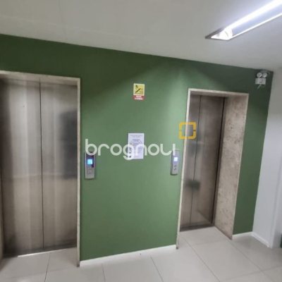 Sala com 32m², no bairro Centro em Florianópolis