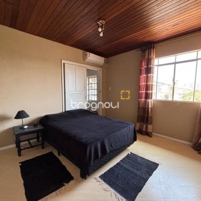 Casa com 107m², 3 quartos (sendo 1 suíte), 1 garagem, no bairro Centro em Florianópolis